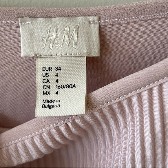 H&M Accordion Pleated Dress - Picture 7 of 9